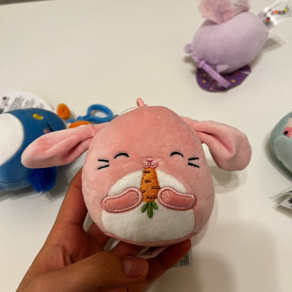 4 Small Squishmallow Keychains - Picture 10 of 11
